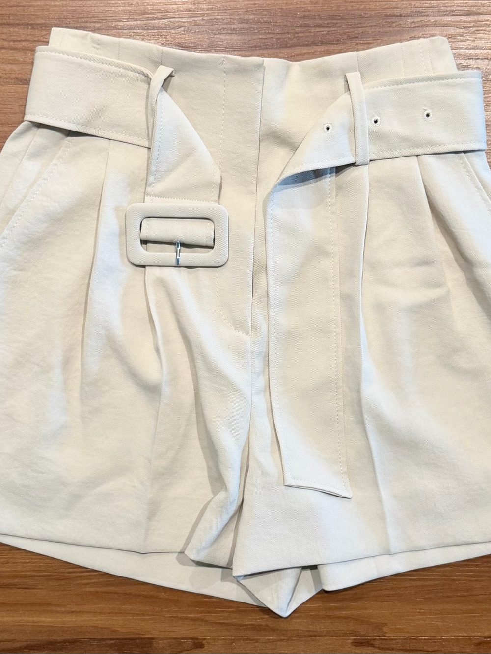 Sandro Pairs Beige High-Waist Belted Women’s Shorts Sz 36